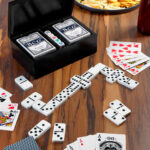 SET DE JUEGO HOFUF NEGRO JM 075 N (MADERA ESTUCHE - PLÁSTICO FICHAS Y DADOS) - Imagen 4