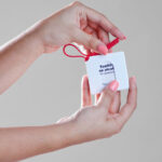 ESTUCHE CON PADS DE ALCOHOL ROJO SLD 053 R (PLÁSTICO -SILICÓN) - Imagen 3